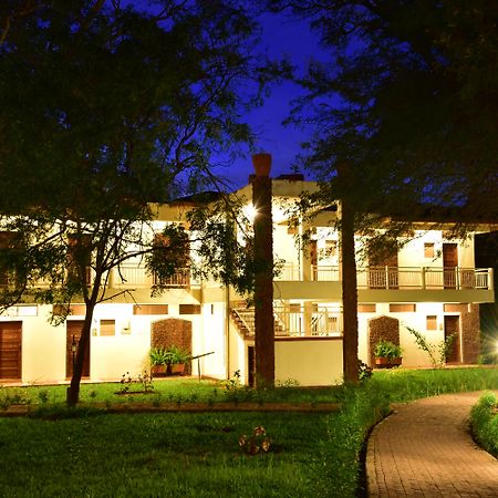Hunters Lodge Twaandu Exterior foto